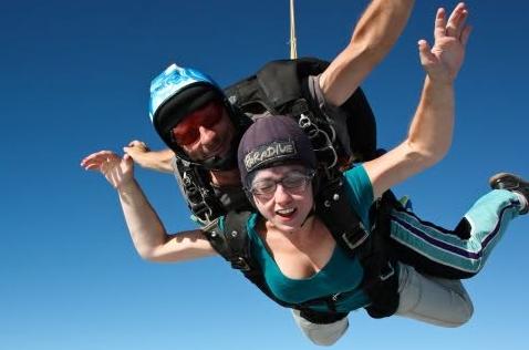 Tamar skydiving
